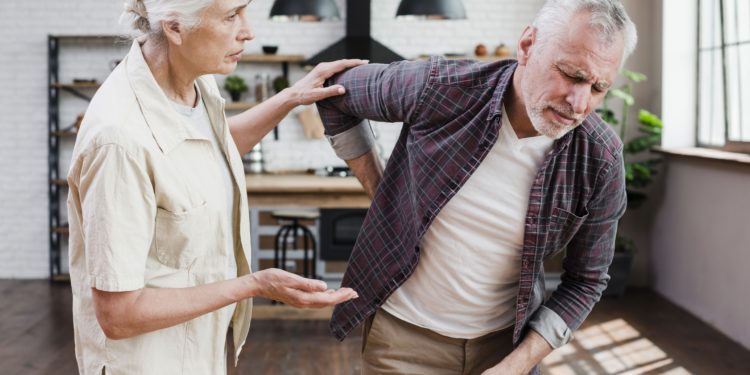 Ações podem ajudar a prevenir e tratar a dor na coluna