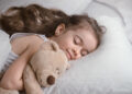 Travesseiro Infantil Ortopédico: Quando Usar e Como Escolher o Ideal para Seu Filho